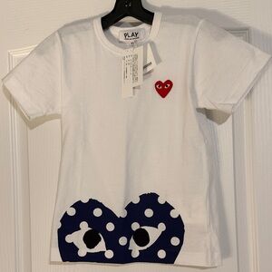 Comme des Garcons Women’s White and Navy Graphic Tee